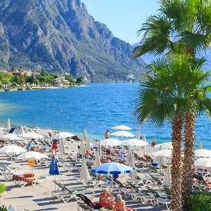 Leonardo Da Vinci 4*, Limone sul Garda Italy